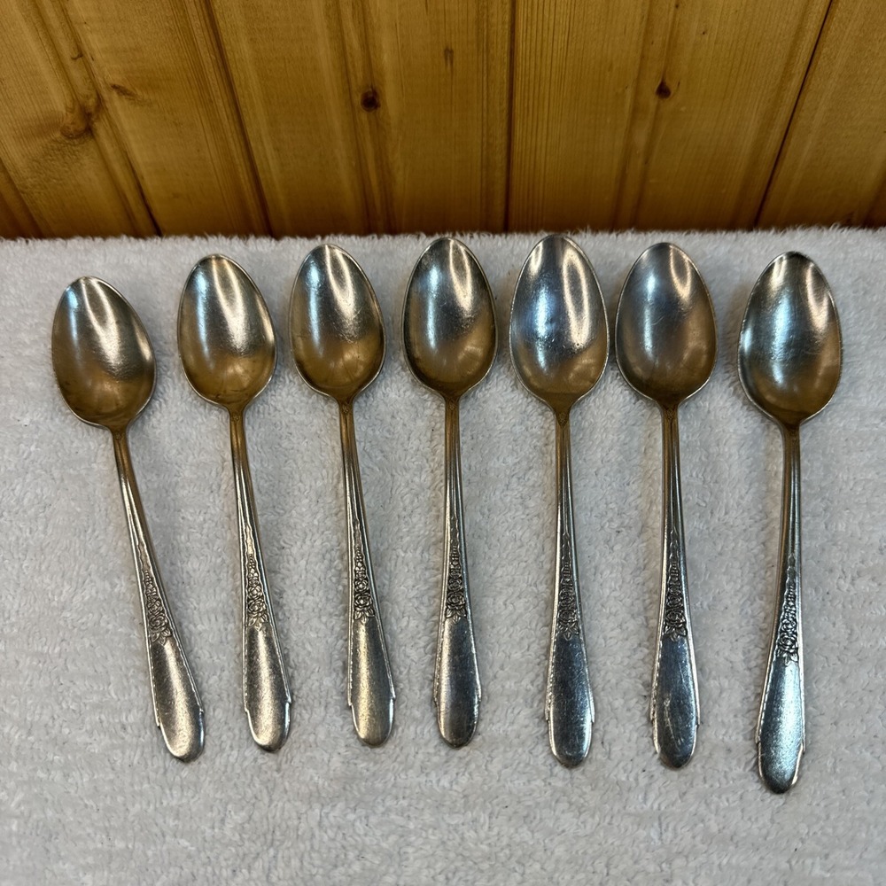 7 Vintage Wm Rogers & Son Gardenia Silverplate Flatware Teaspoons